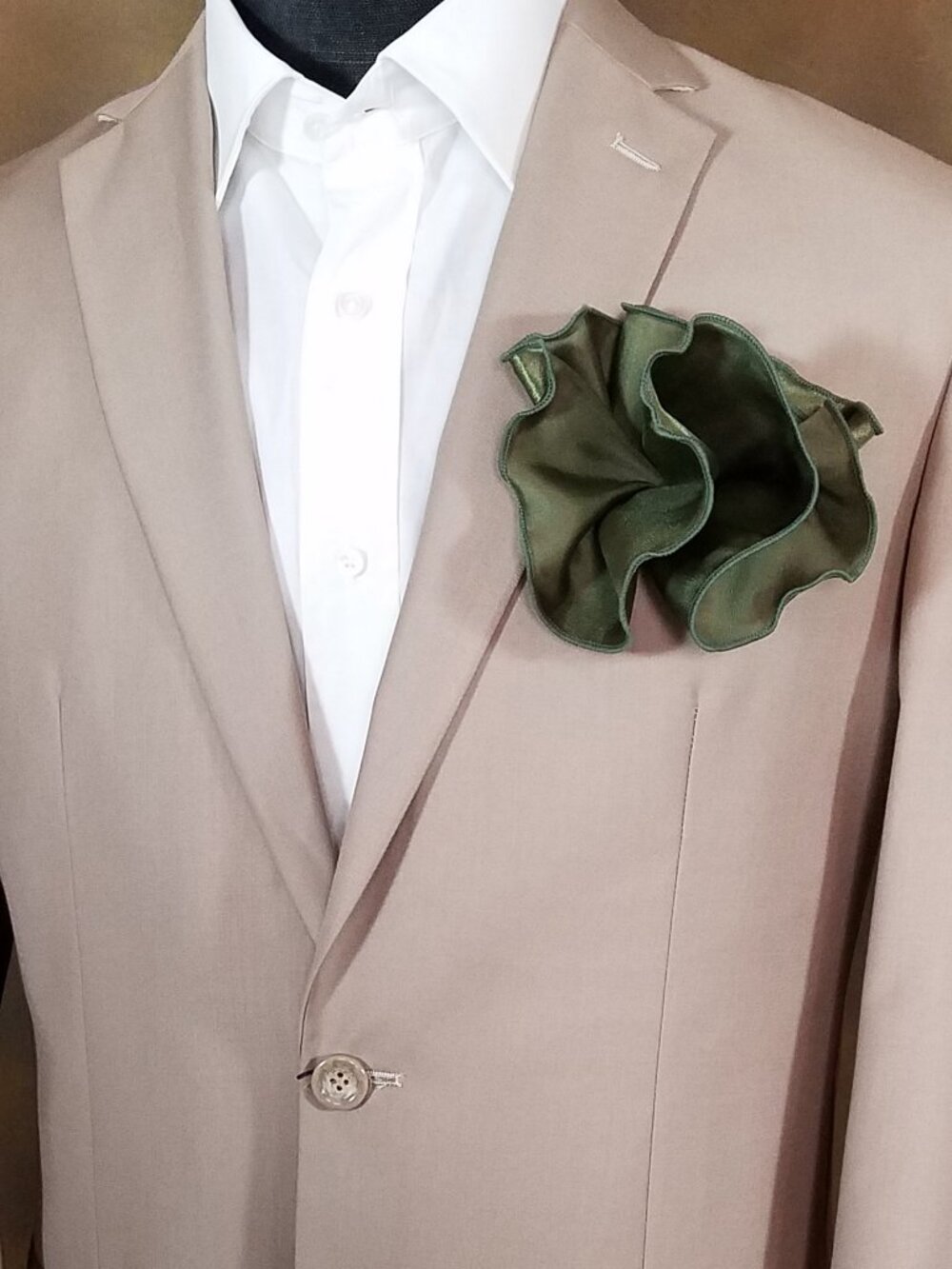 New Olive Green 2-in-1 Pouf Round Pocket Square